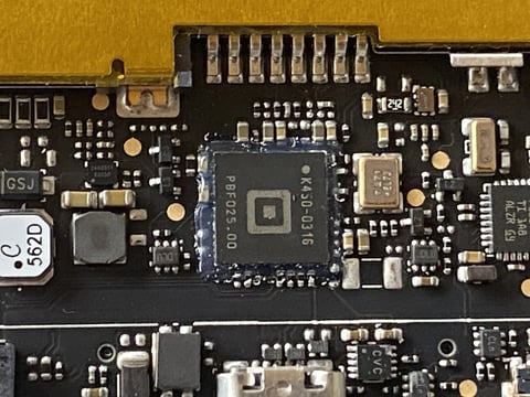 A close up of a circuit board

AI-generated content may be incorrect.